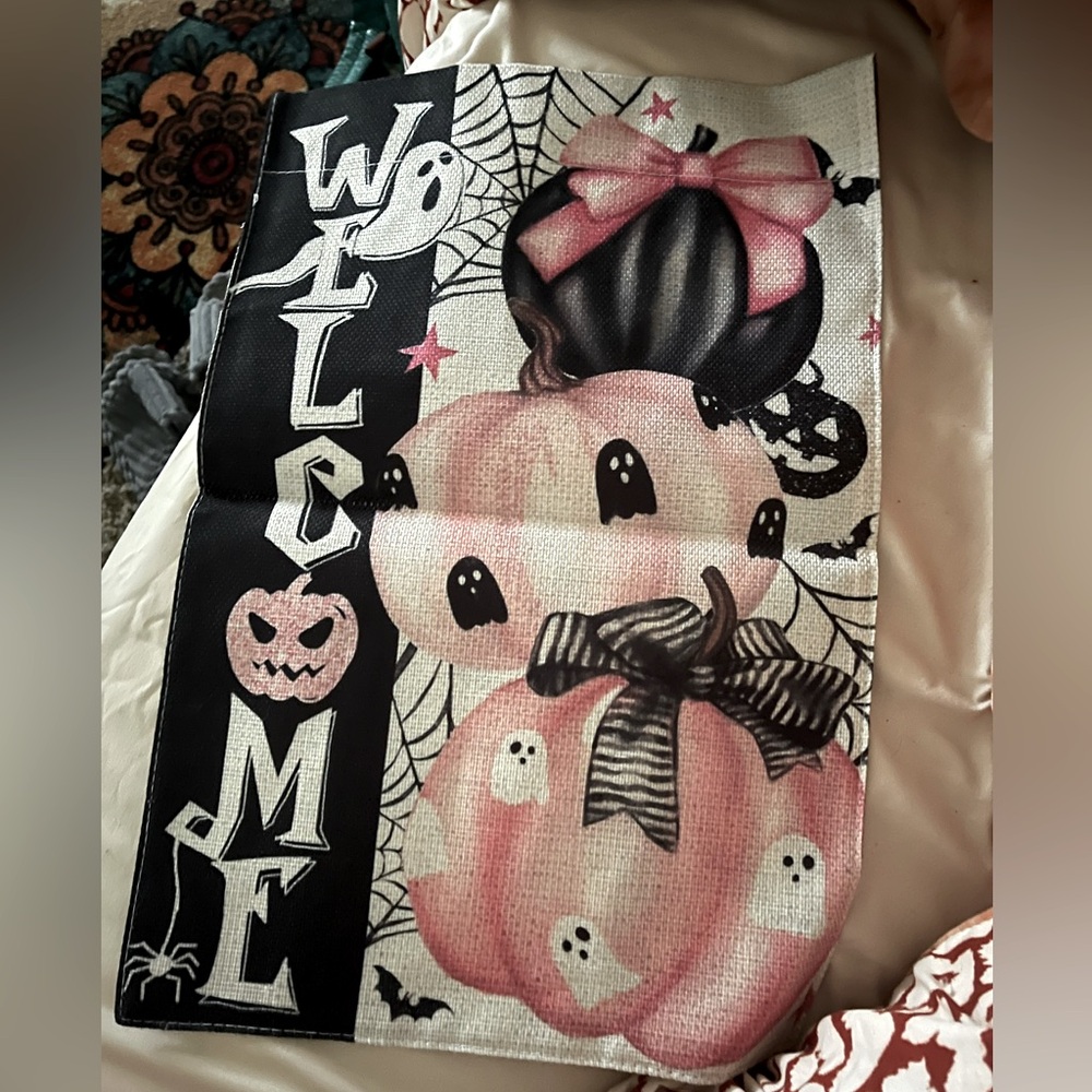 NWOT pink & black Halloween garden flag